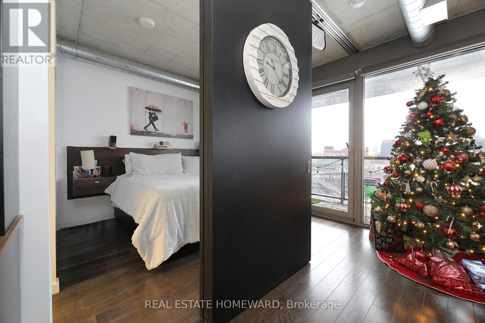 520 - 32 Trolley Crescent, Toronto, Ontario  M5A 0E8 - Photo 10 - C12632342