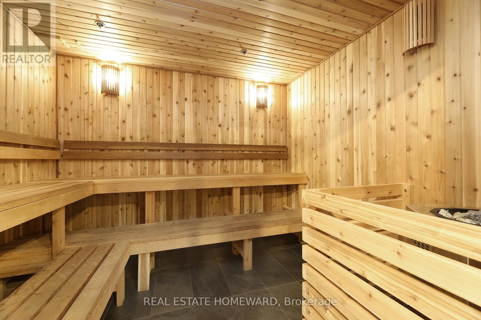 520 - 32 Trolley Crescent, Toronto, Ontario  M5A 0E8 - Photo 2 - C12632342