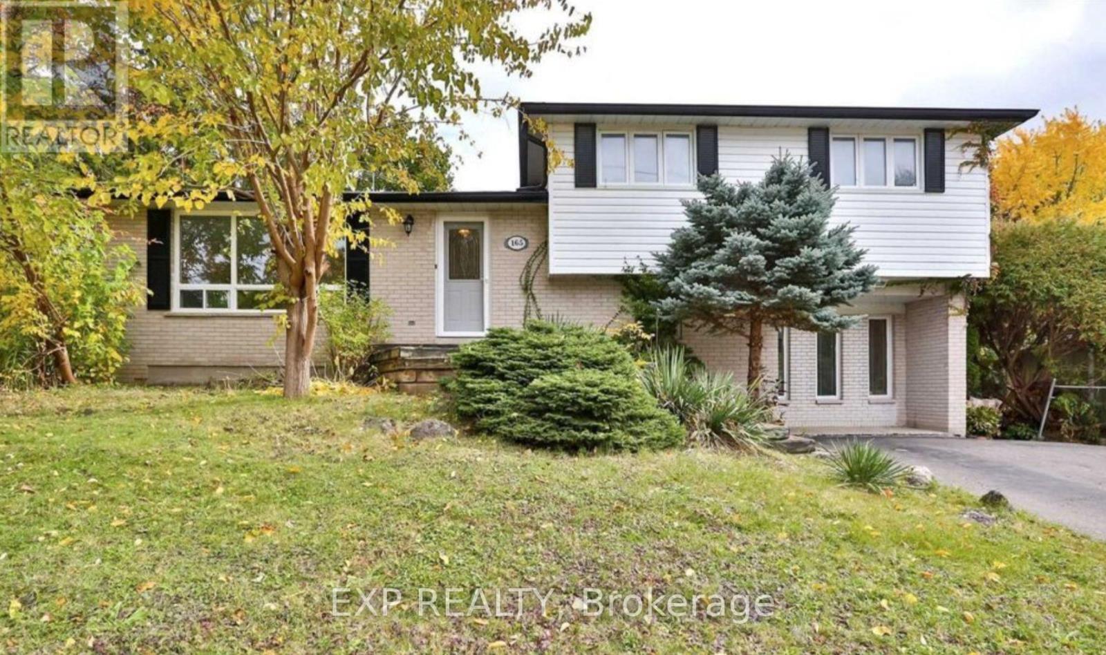 165 CARLSON DRIVE, Newmarket, Ontario