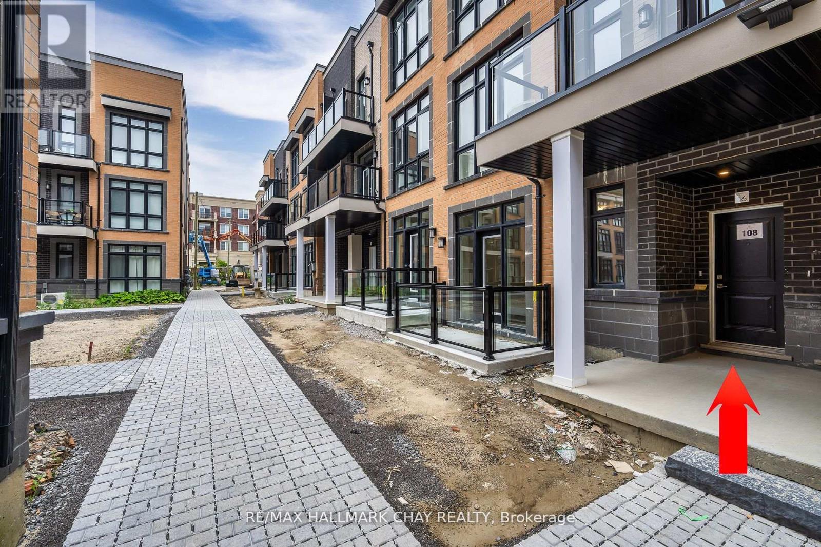 16 - 6 SAYERS LANE, Richmond Hill, Ontario