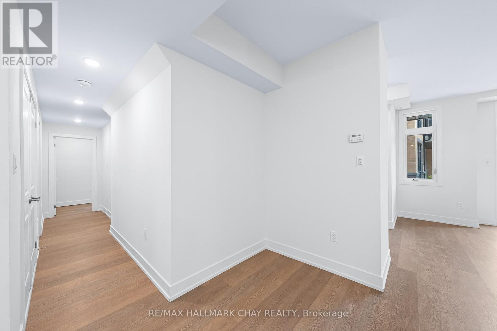 16 - 6 Sayers Lane, Richmond Hill, Ontario  L4E 1J4 - Photo 10 - N12646058