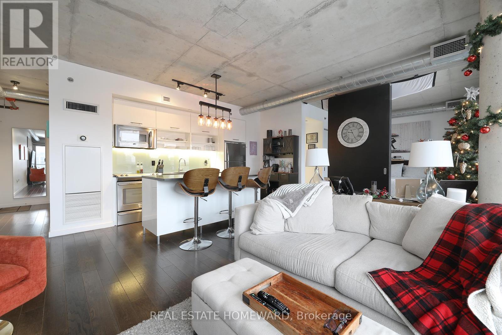 520 - 32 Trolley Crescent, Toronto, Ontario  M5A 0E8 - Photo 7 - C12632342