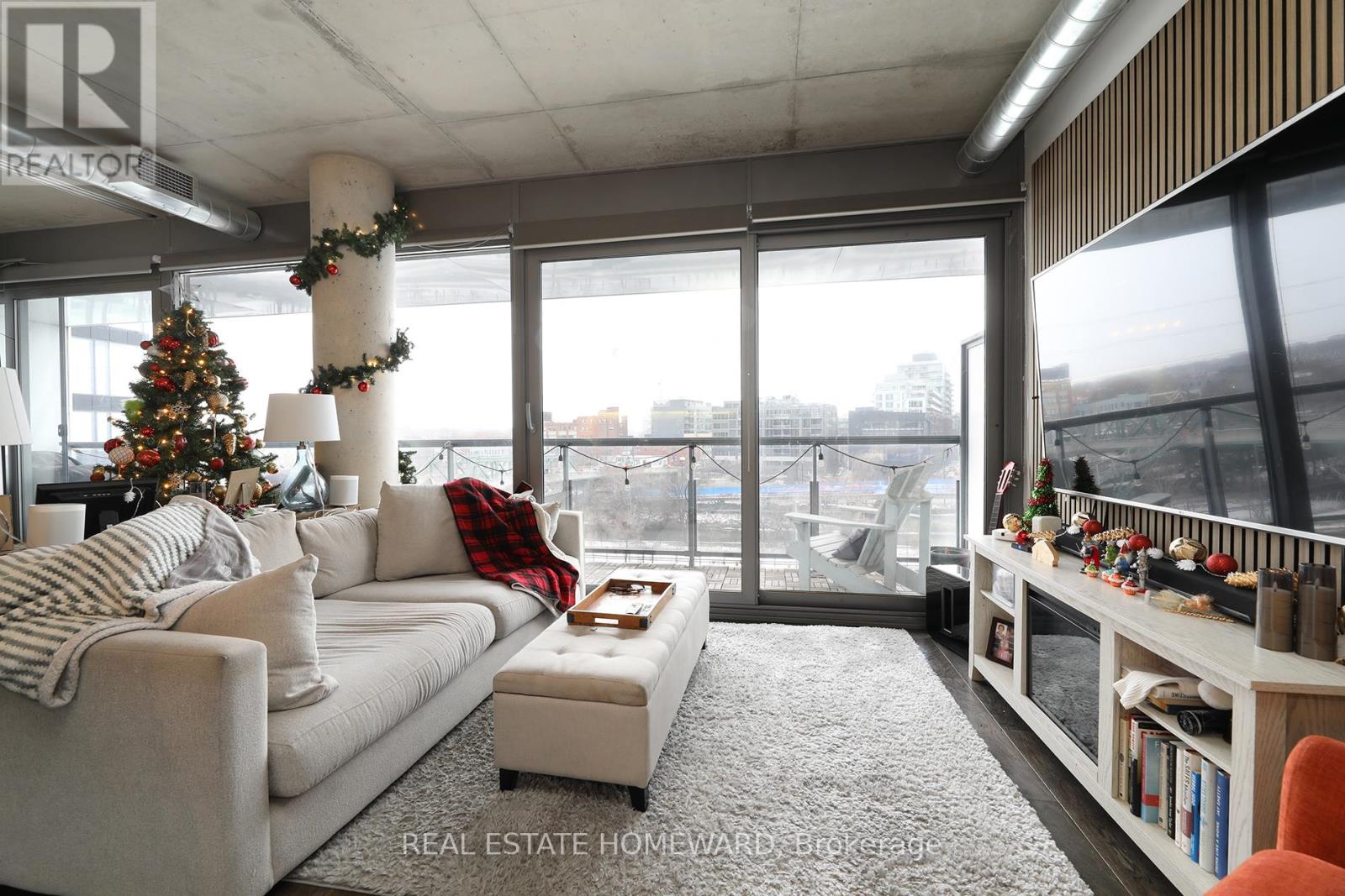 520 - 32 Trolley Crescent, Toronto, Ontario  M5A 0E8 - Photo 5 - C12632342