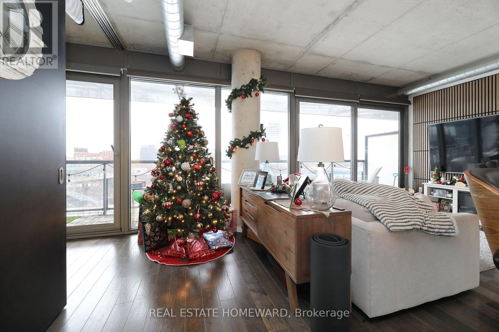 520 - 32 Trolley Crescent, Toronto, Ontario  M5A 0E8 - Photo 9 - C12632342