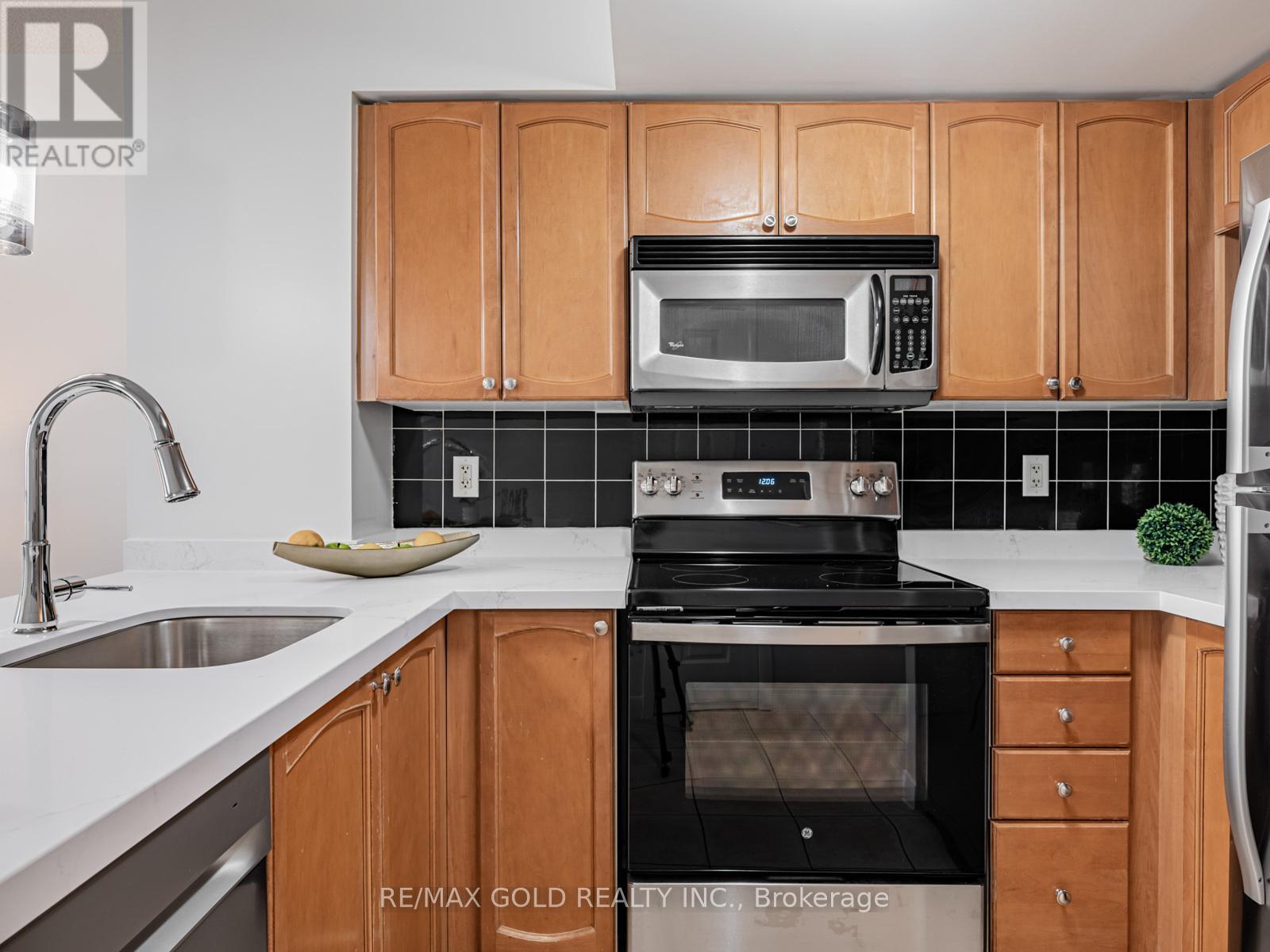 906 - 18 Yonge Street, Toronto, Ontario  M5E 1R4 - Photo 6 - C12638222