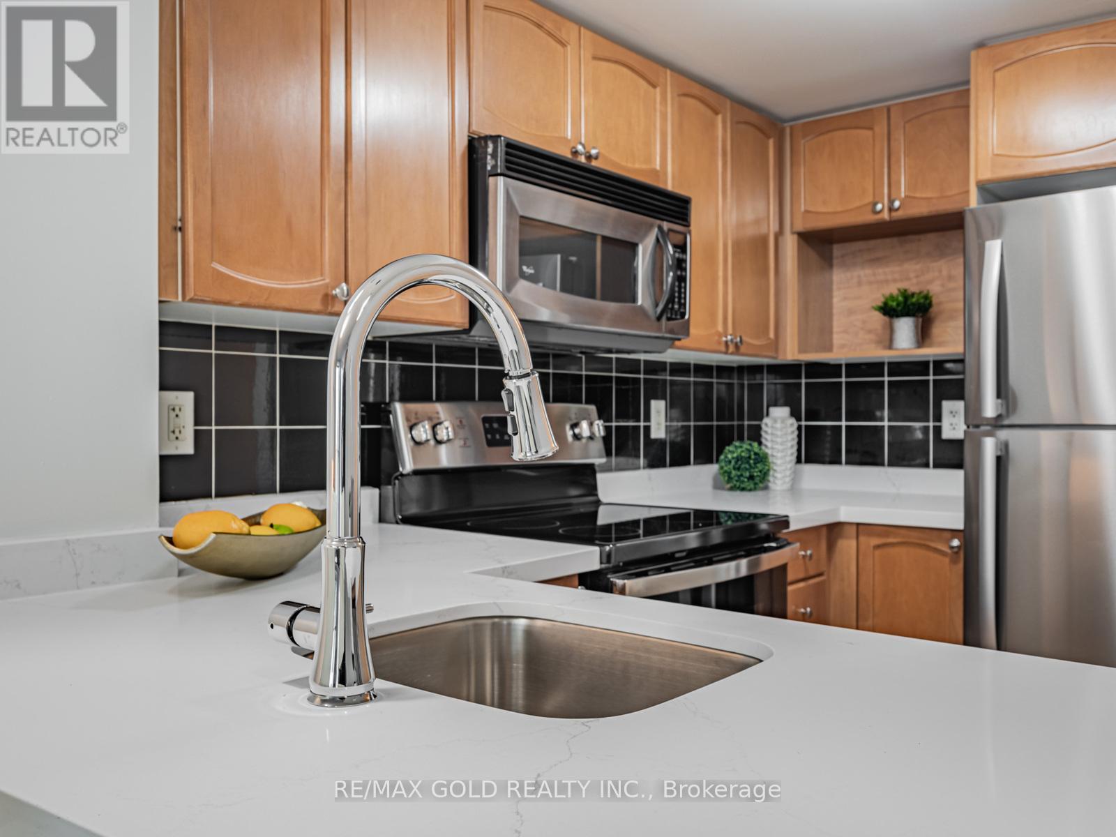 906 - 18 Yonge Street, Toronto, Ontario  M5E 1R4 - Photo 8 - C12638222