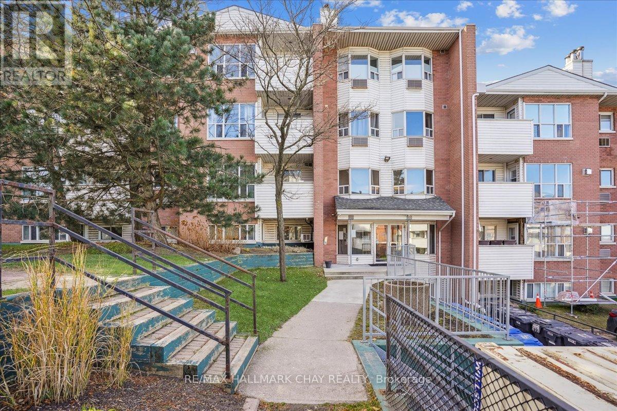 206 - 120 Bell Farm Road, Barrie, Ontario  L4M 6J2 - Photo 2 - S12646054