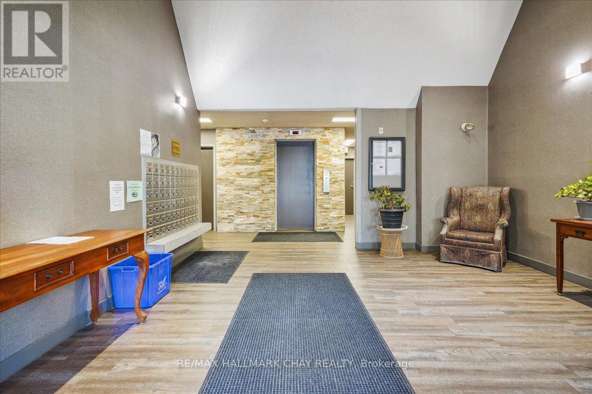 206 - 120 Bell Farm Road, Barrie, Ontario  L4M 6J2 - Photo 5 - S12646054