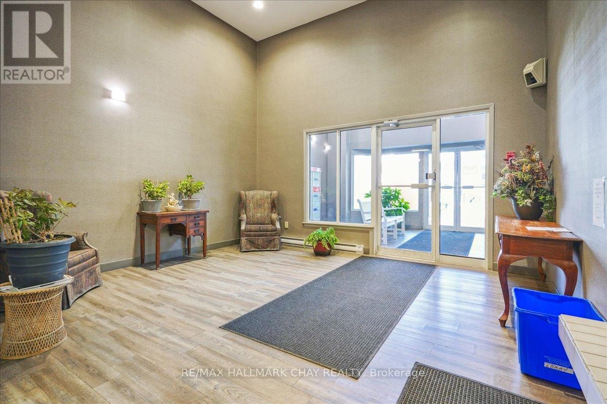 206 - 120 Bell Farm Road, Barrie, Ontario  L4M 6J2 - Photo 6 - S12646054