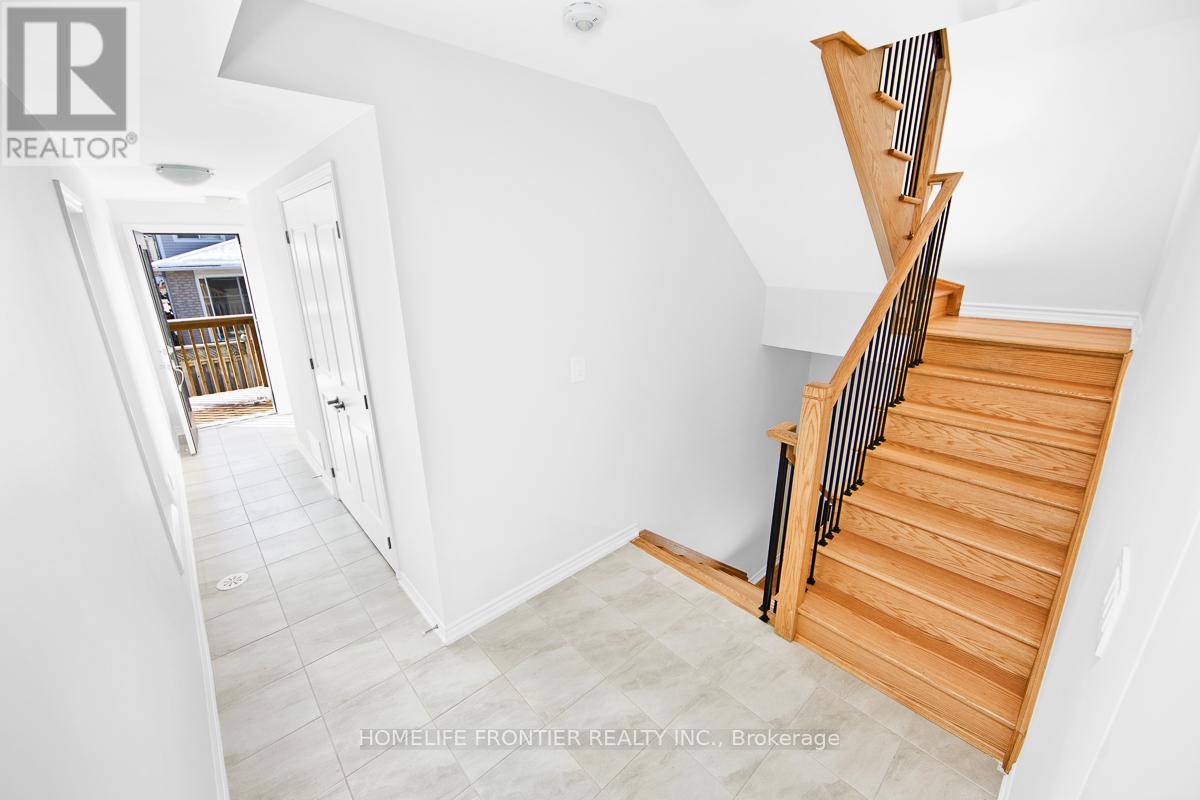 8 - 5979 Saigon Street, Mississauga, Ontario  L5V 0E9 - Photo 2 - W12632016