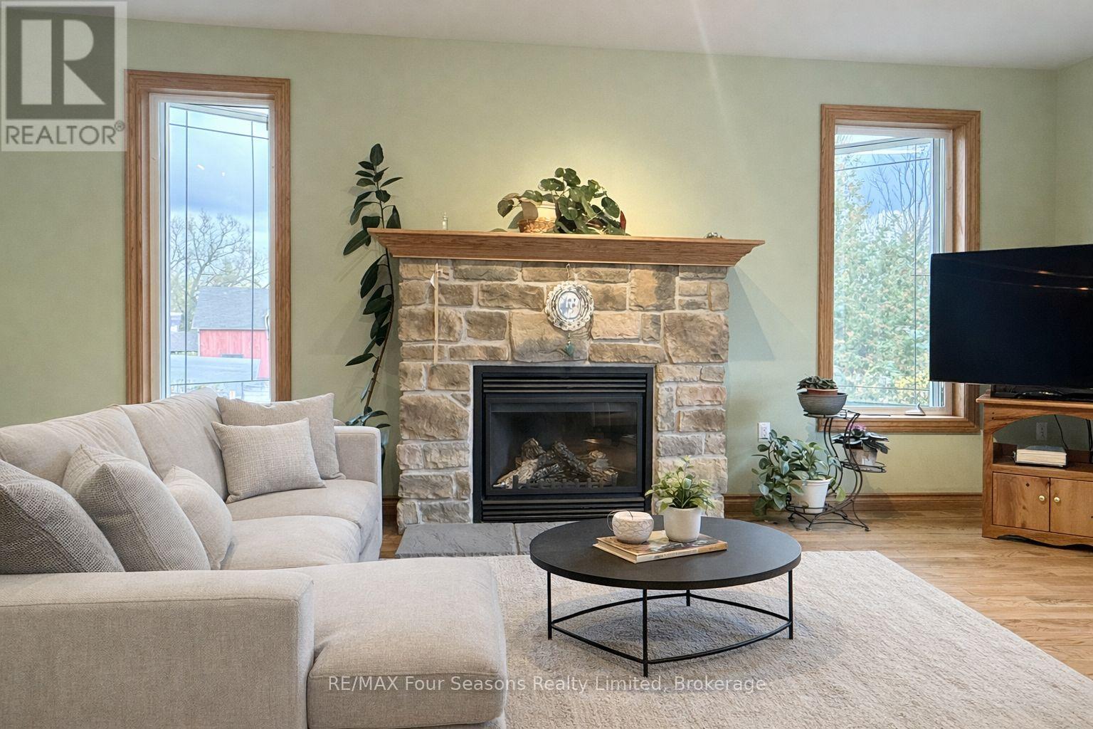 229 S Rankin Street, Saugeen Shores, Ontario  N0H 2L0 - Photo 24 - X12062589