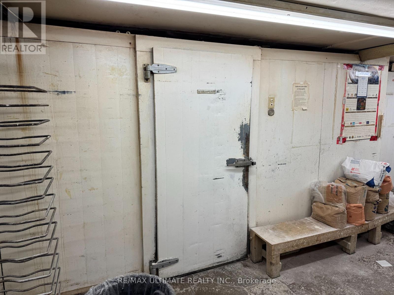 6 - 385 The West Mall, Toronto, Ontario  M9C 1E7 - Photo 11 - W12646032