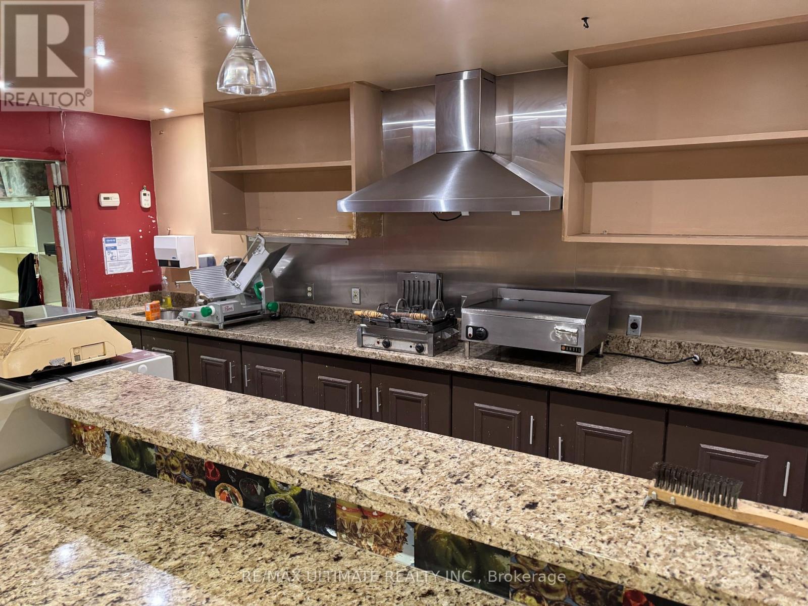 6 - 385 The West Mall, Toronto, Ontario  M9C 1E7 - Photo 3 - W12646032