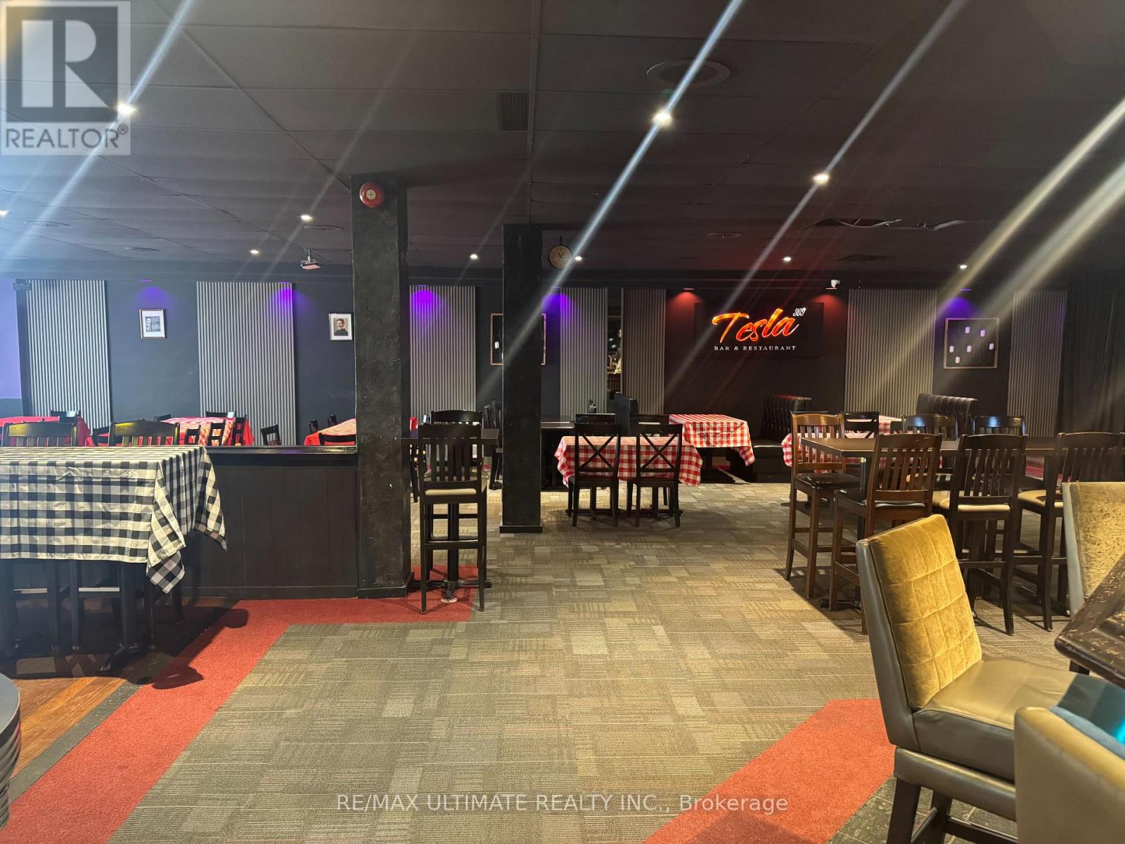 6 - 385 The West Mall, Toronto, Ontario  M9C 1E7 - Photo 5 - W12646032