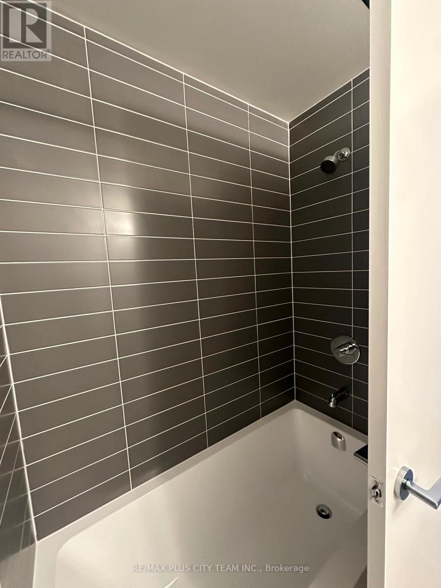 1804 - 3079 Trafalgar Road, Oakville, Ontario  L6H 8C5 - Photo 8 - W12646038