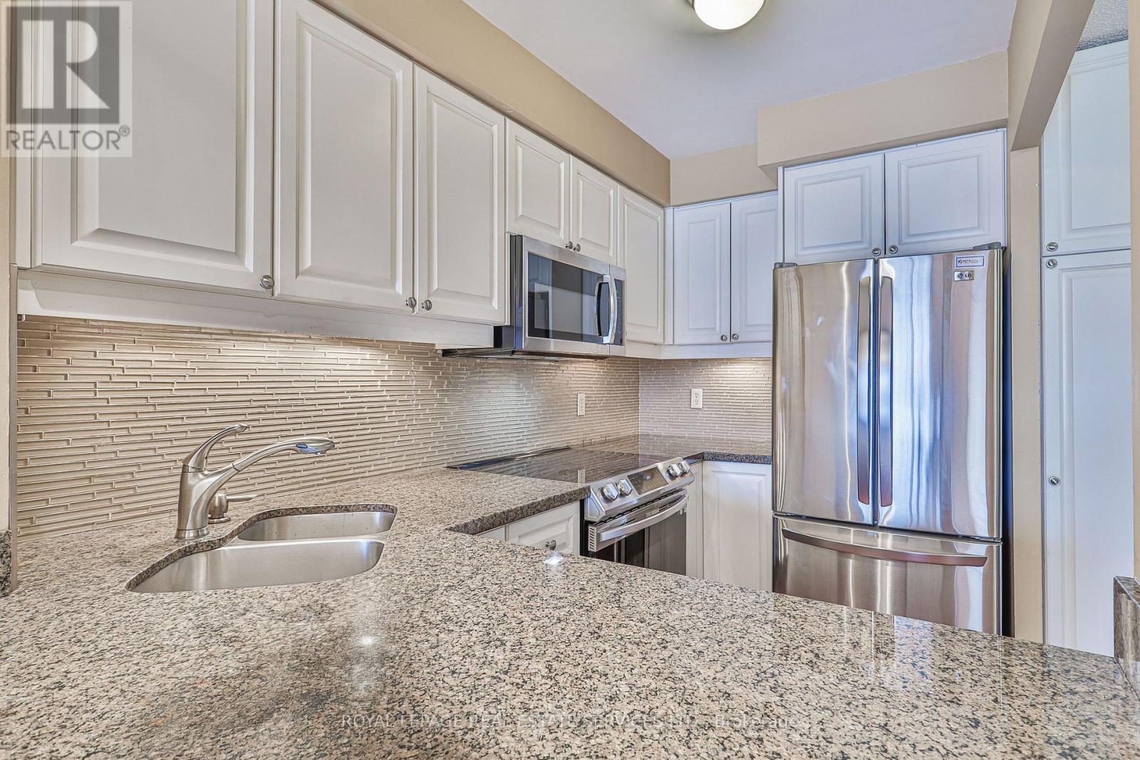 512 - 2267 Lake Shore Boulevard W, Toronto, Ontario  M8V 3X2 - Photo 10 - W12646040