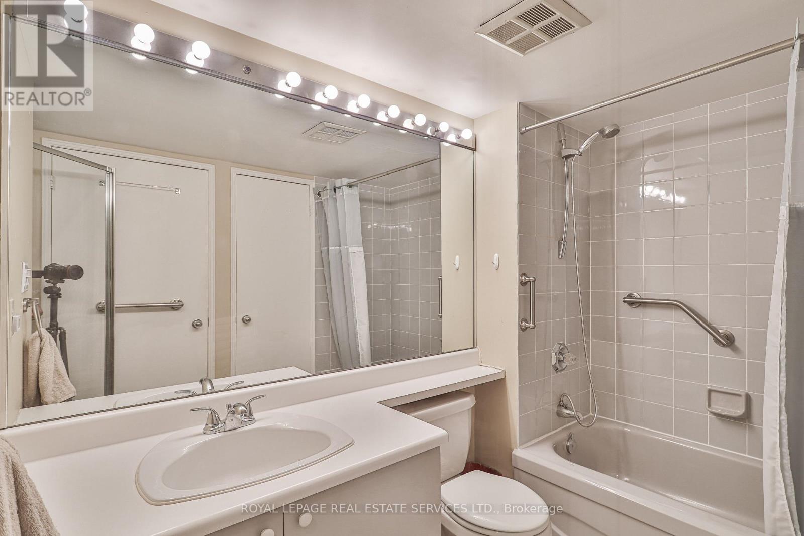 512 - 2267 Lake Shore Boulevard W, Toronto, Ontario  M8V 3X2 - Photo 22 - W12646040