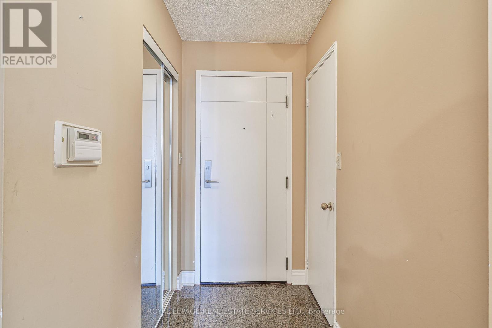 512 - 2267 Lake Shore Boulevard W, Toronto, Ontario  M8V 3X2 - Photo 4 - W12646040