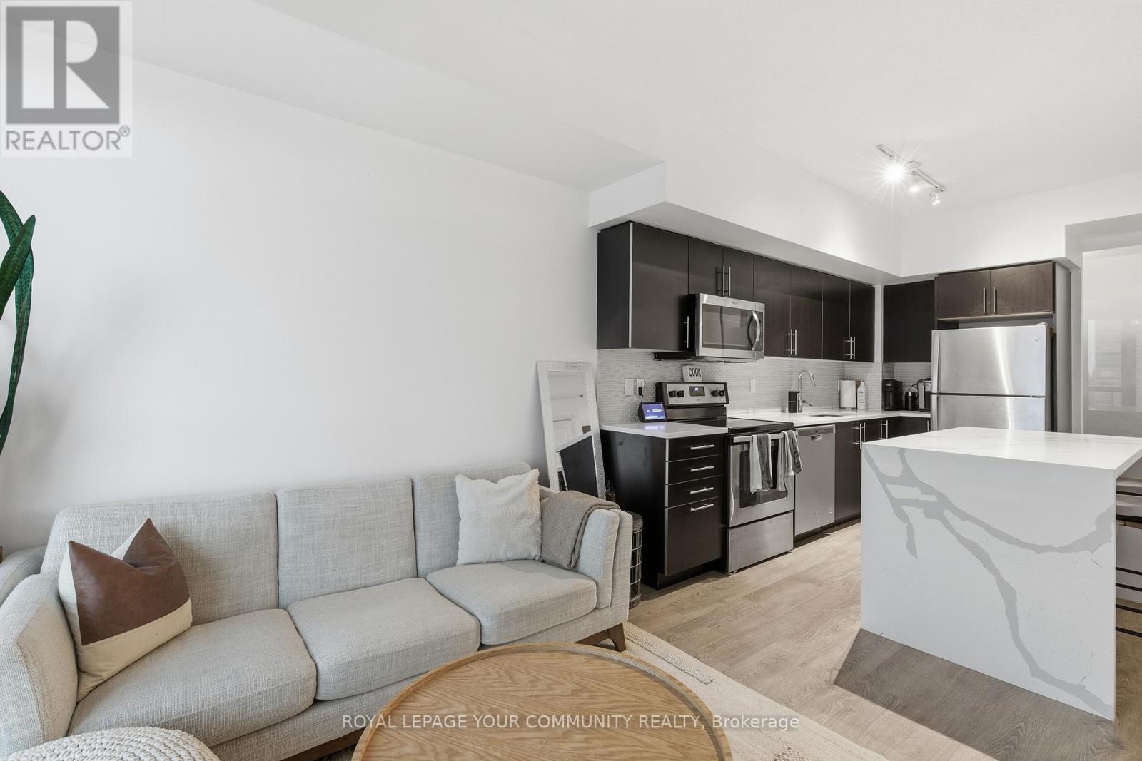 604 - 55 Speers Road, Oakville, Ontario  L6K 0H9 - Photo 12 - W12646042