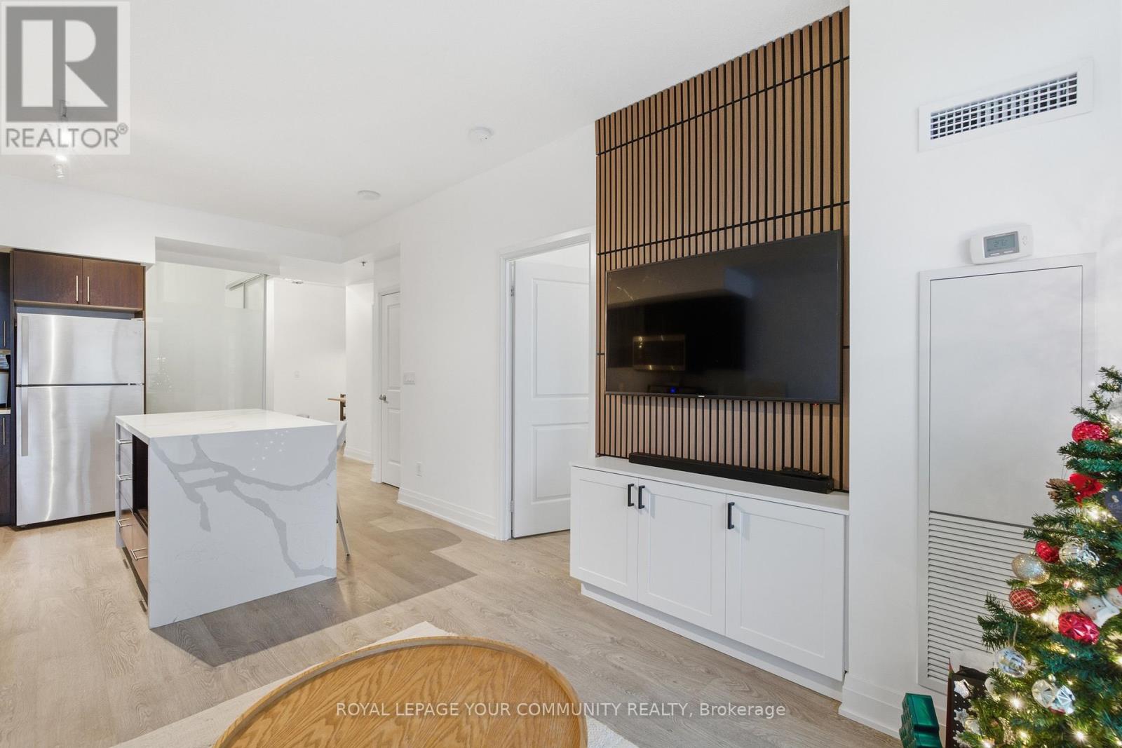 604 - 55 Speers Road, Oakville, Ontario  L6K 0H9 - Photo 13 - W12646042