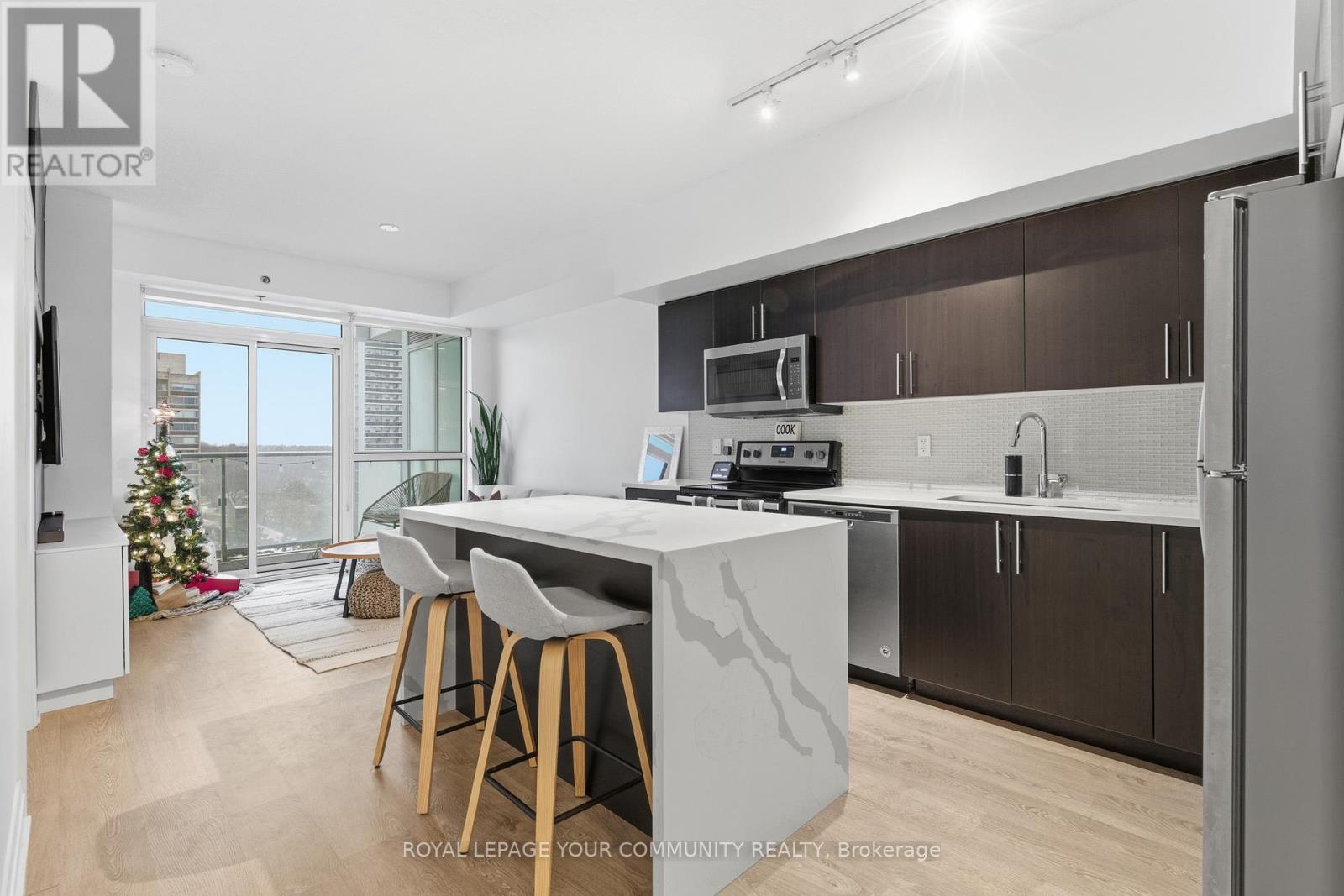 604 - 55 Speers Road, Oakville, Ontario  L6K 0H9 - Photo 6 - W12646042