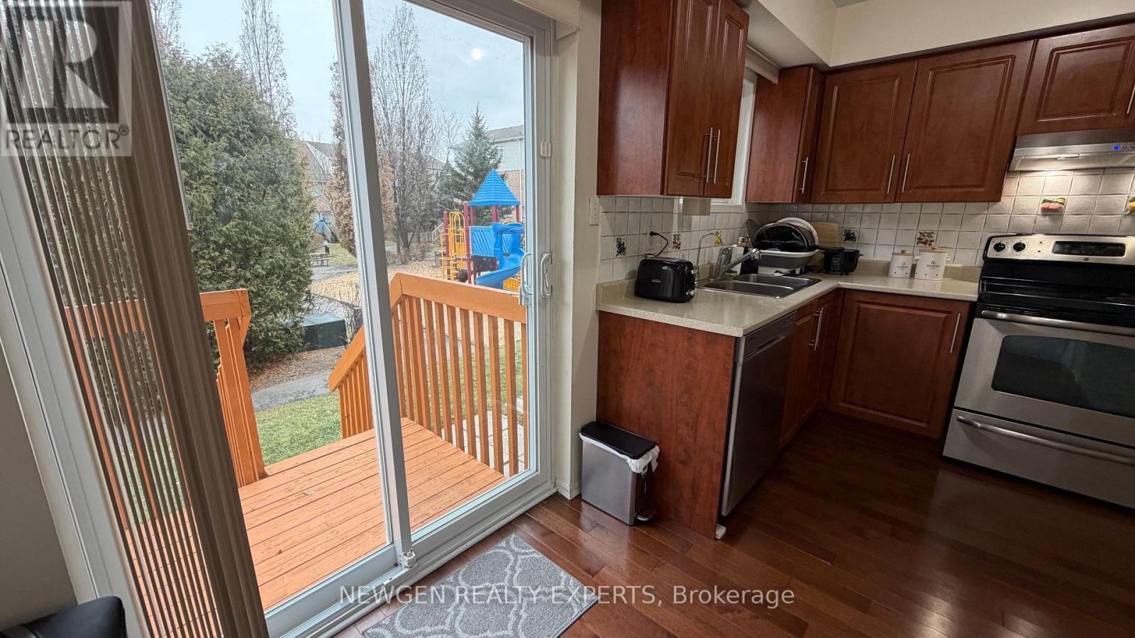 97 - 1050 Bristol Road W, Mississauga, Ontario  L5V 2E8 - Photo 5 - W12646066