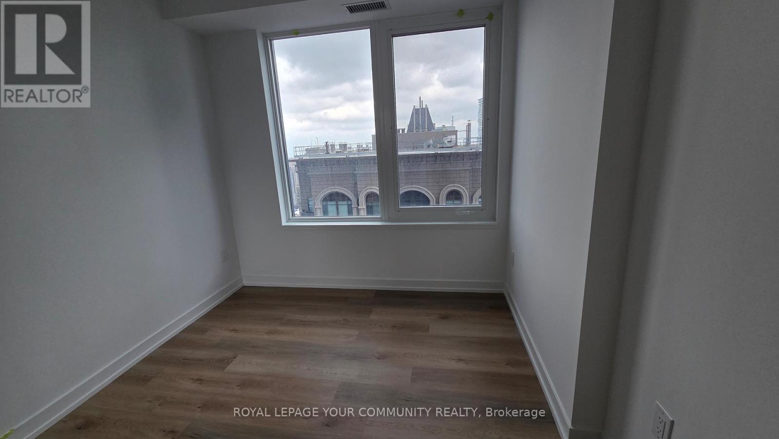 3808 - 395 Square One Drive, Mississauga, Ontario  L5B 0P6 - Photo 10 - W12646088