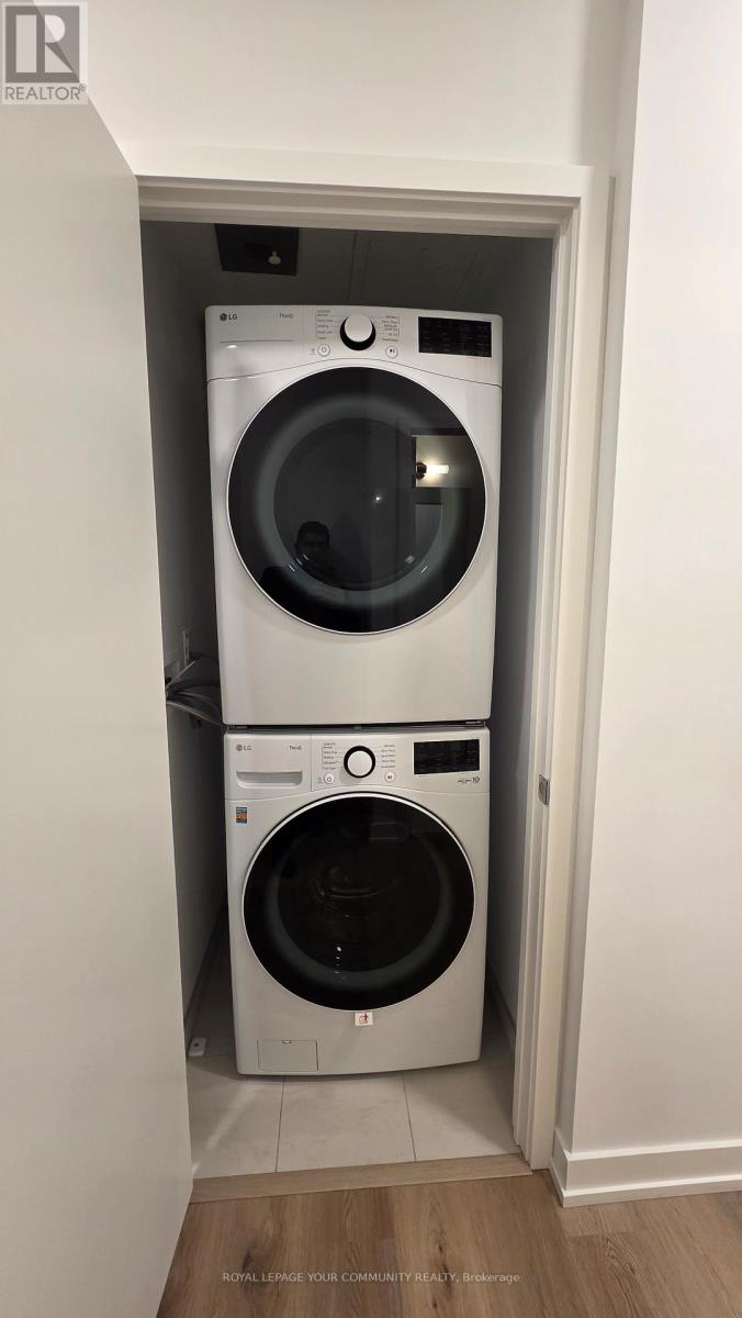 3808 - 395 Square One Drive, Mississauga, Ontario  L5B 0P6 - Photo 17 - W12646088