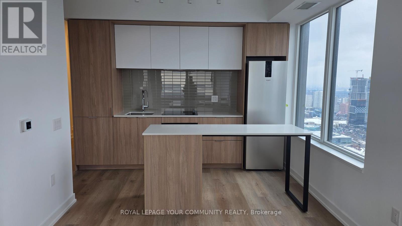 3808 - 395 Square One Drive, Mississauga, Ontario  L5B 0P6 - Photo 6 - W12646088