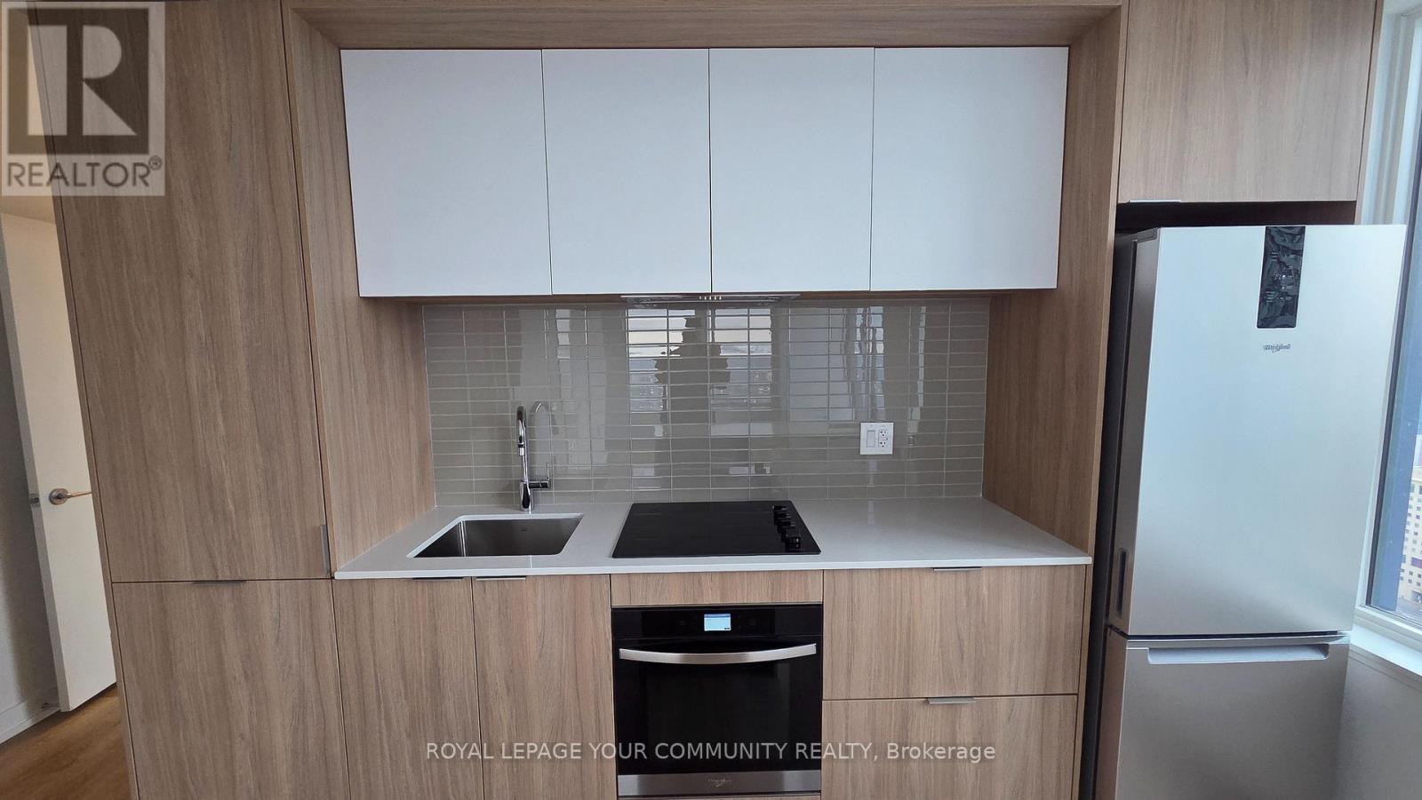 3808 - 395 Square One Drive, Mississauga, Ontario  L5B 0P6 - Photo 8 - W12646088