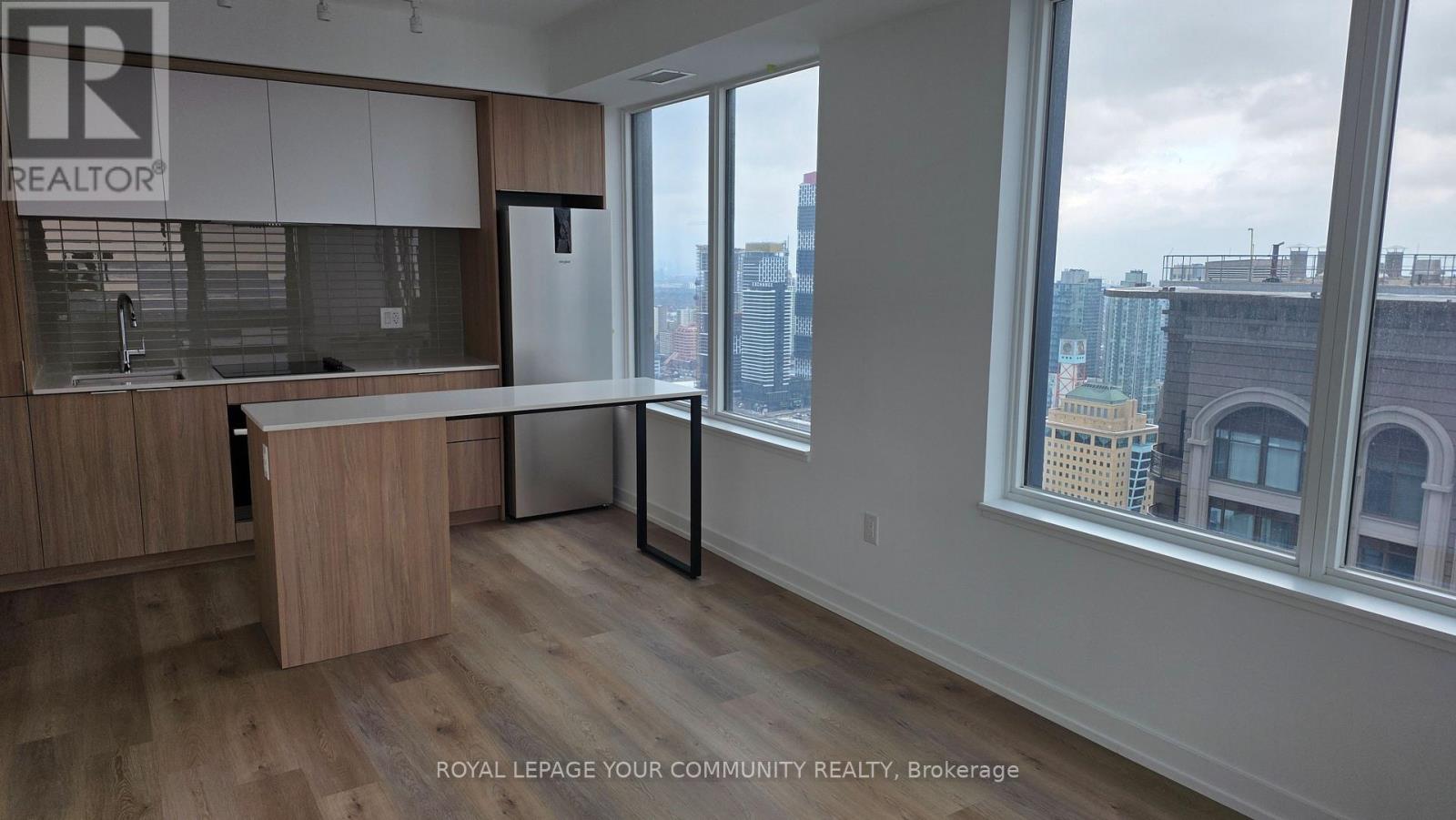 3808 - 395 Square One Drive, Mississauga, Ontario  L5B 0P6 - Photo 9 - W12646088