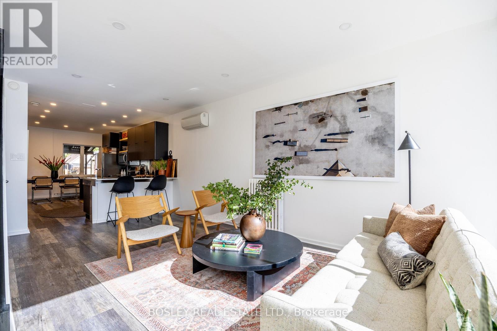 1007 WESTON ROAD, Toronto, Ontario