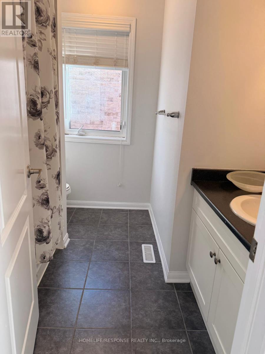 1059 Savoline Boulevard, Milton, Ontario  L9T 8P2 - Photo 12 - W12646114