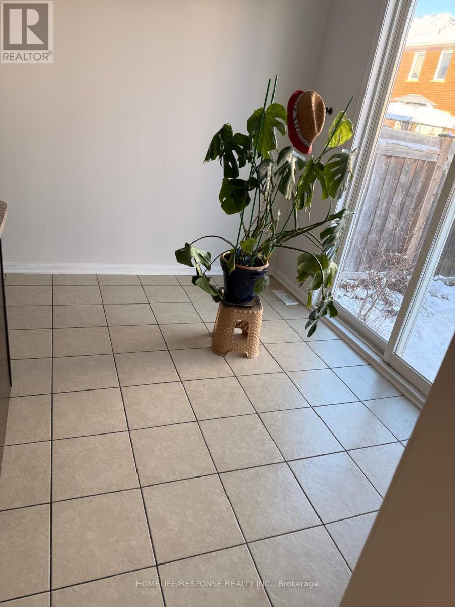 1059 Savoline Boulevard, Milton, Ontario  L9T 8P2 - Photo 5 - W12646114