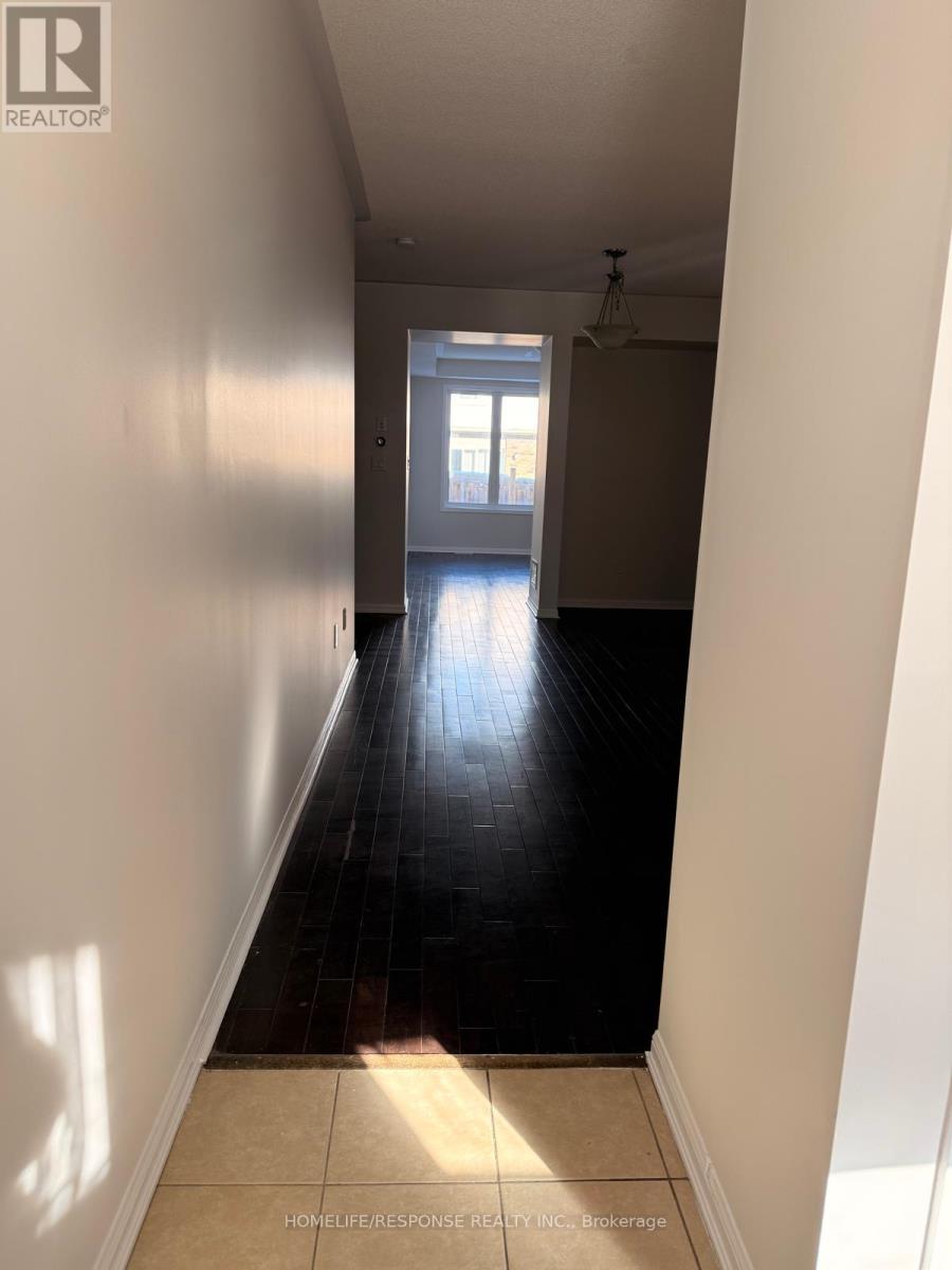 1059 Savoline Boulevard, Milton, Ontario  L9T 8P2 - Photo 7 - W12646114