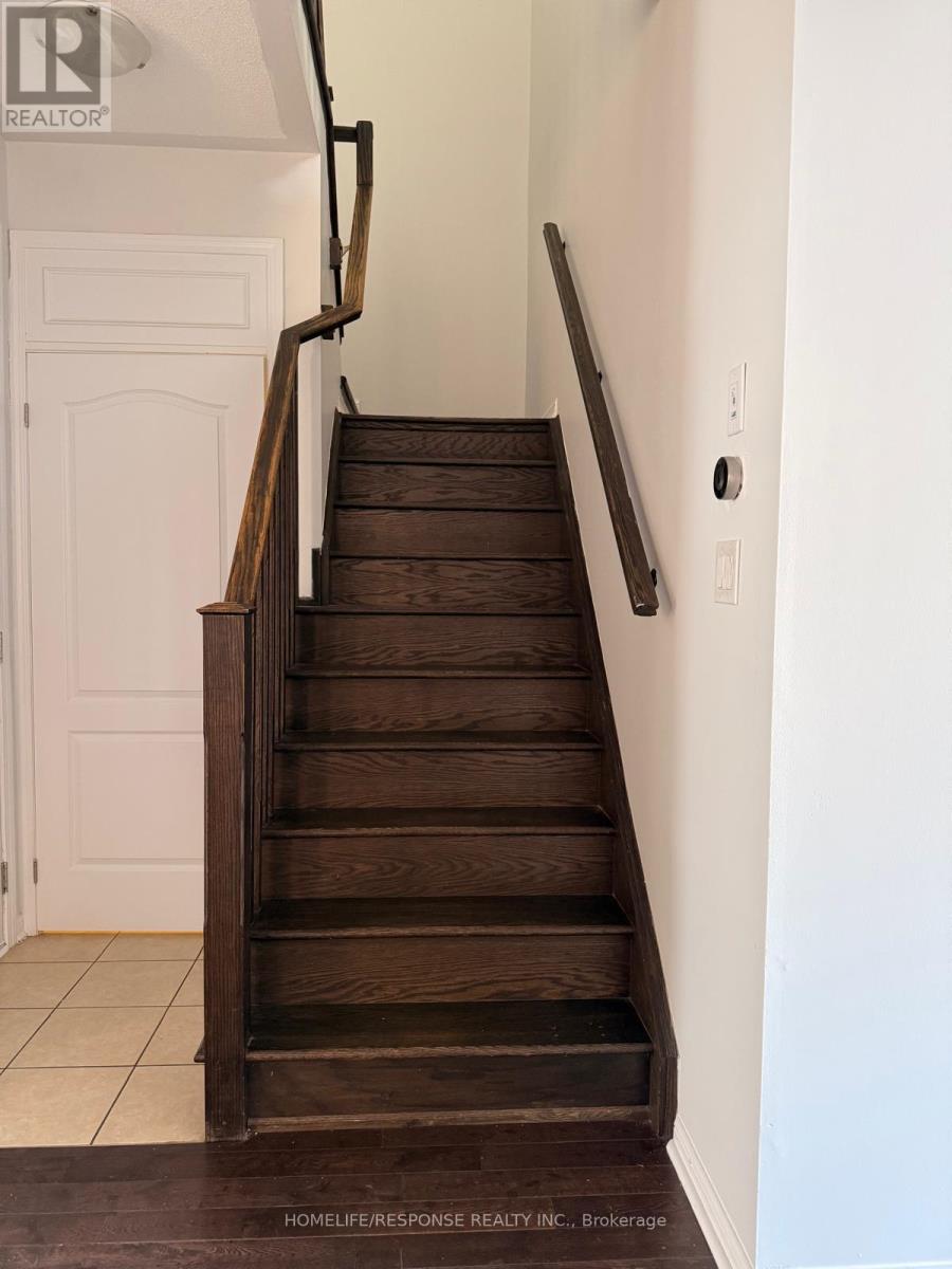 1059 Savoline Boulevard, Milton, Ontario  L9T 8P2 - Photo 9 - W12646114