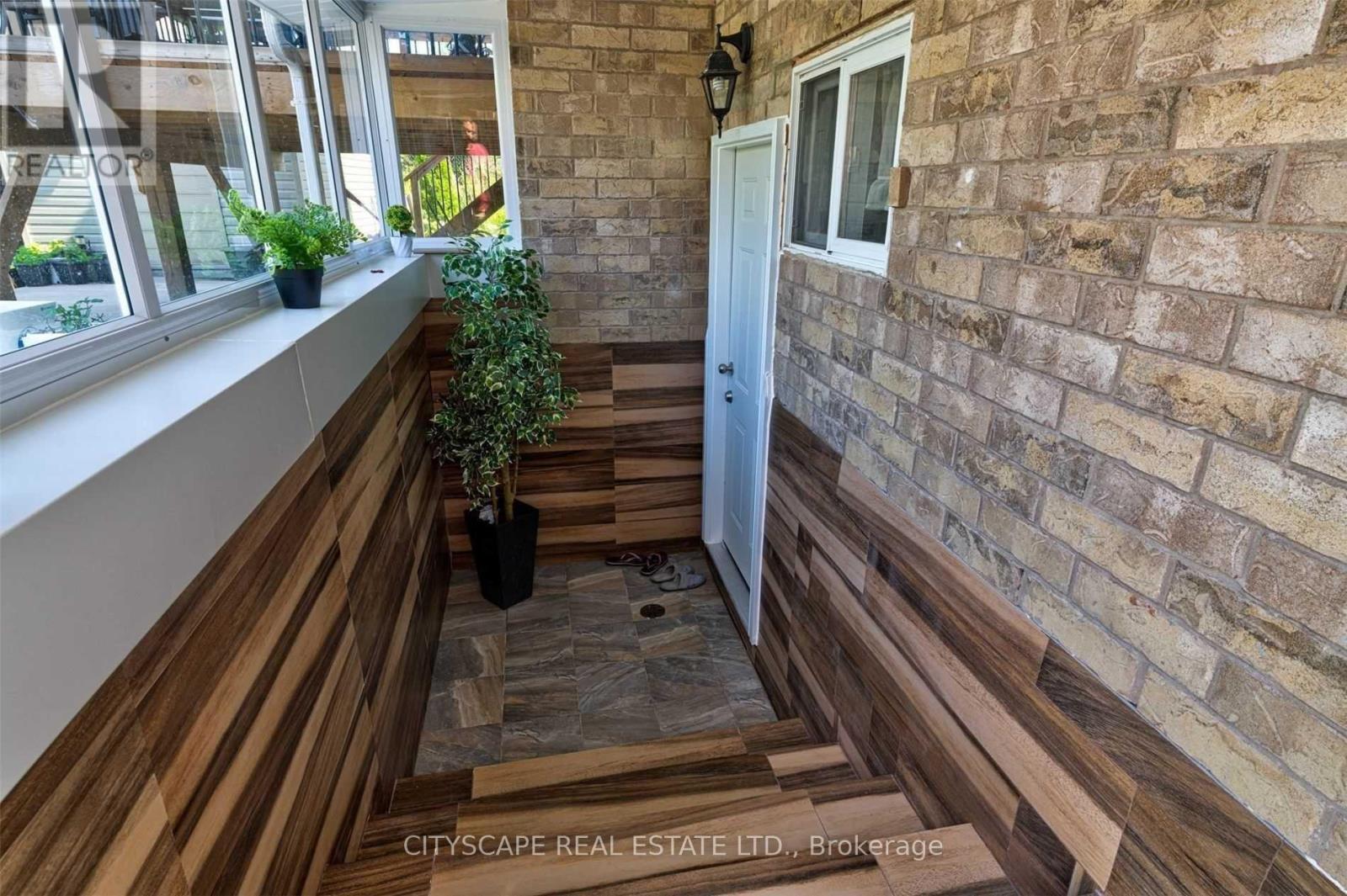 Bsmt - 7091 Benjamin Court E, Mississauga, Ontario  L5W 0E1 - Photo 3 - W12646124