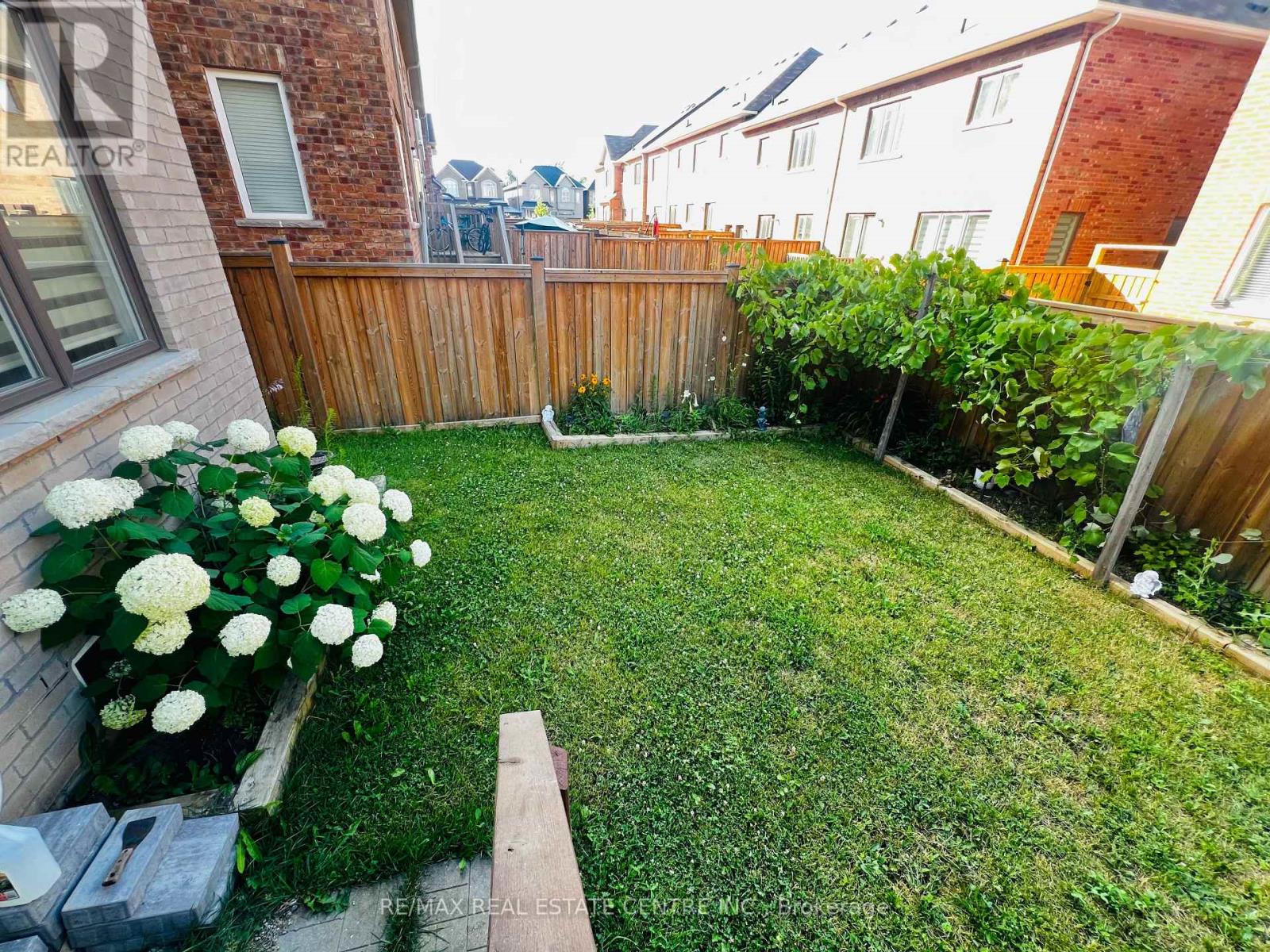 13 Maynada Road, Brampton, Ontario  L7A 4X6 - Photo 24 - W12646126