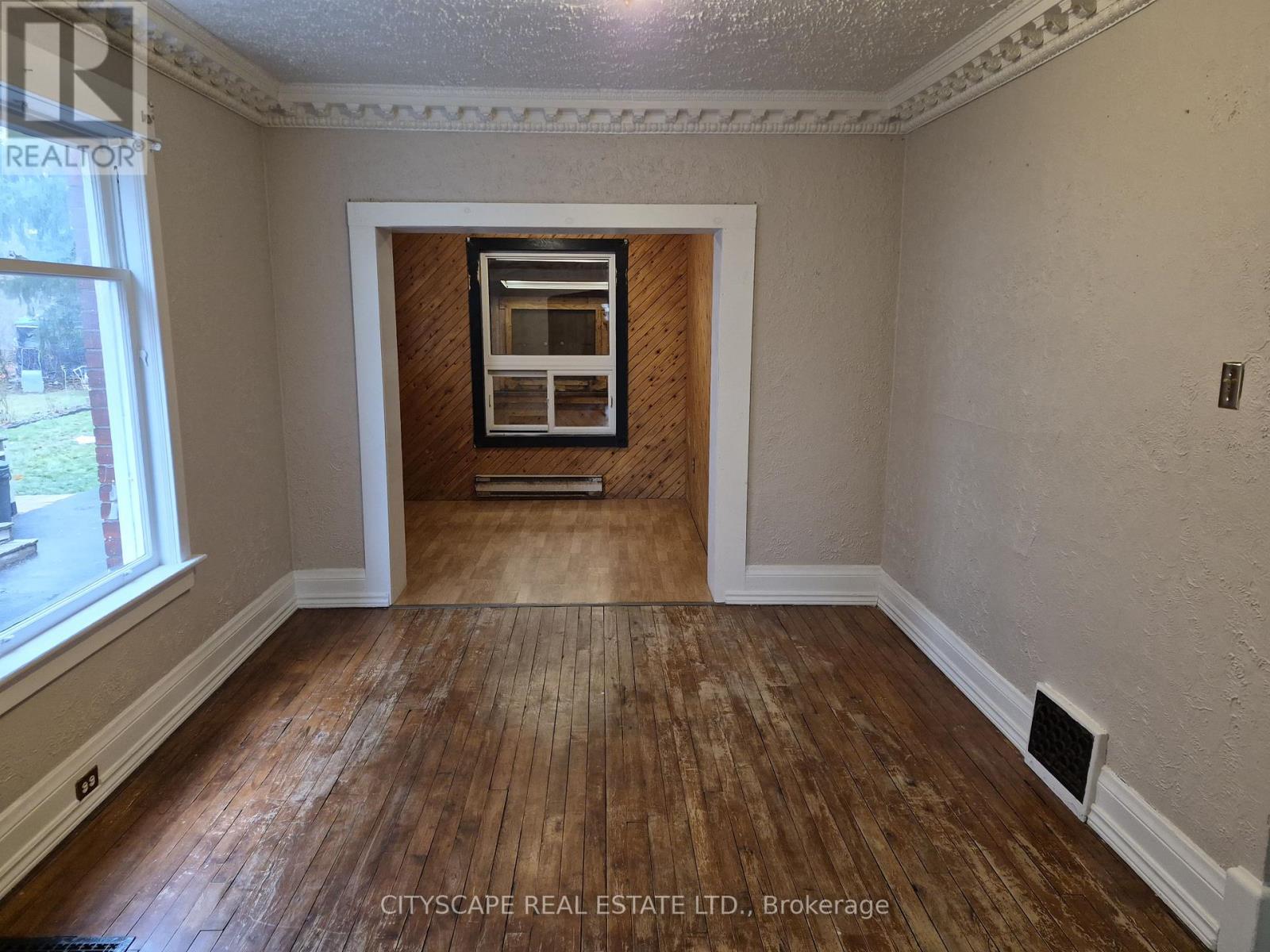 28 Margery Road, Welland, Ontario  L3B 2P6 - Photo 14 - X12646056