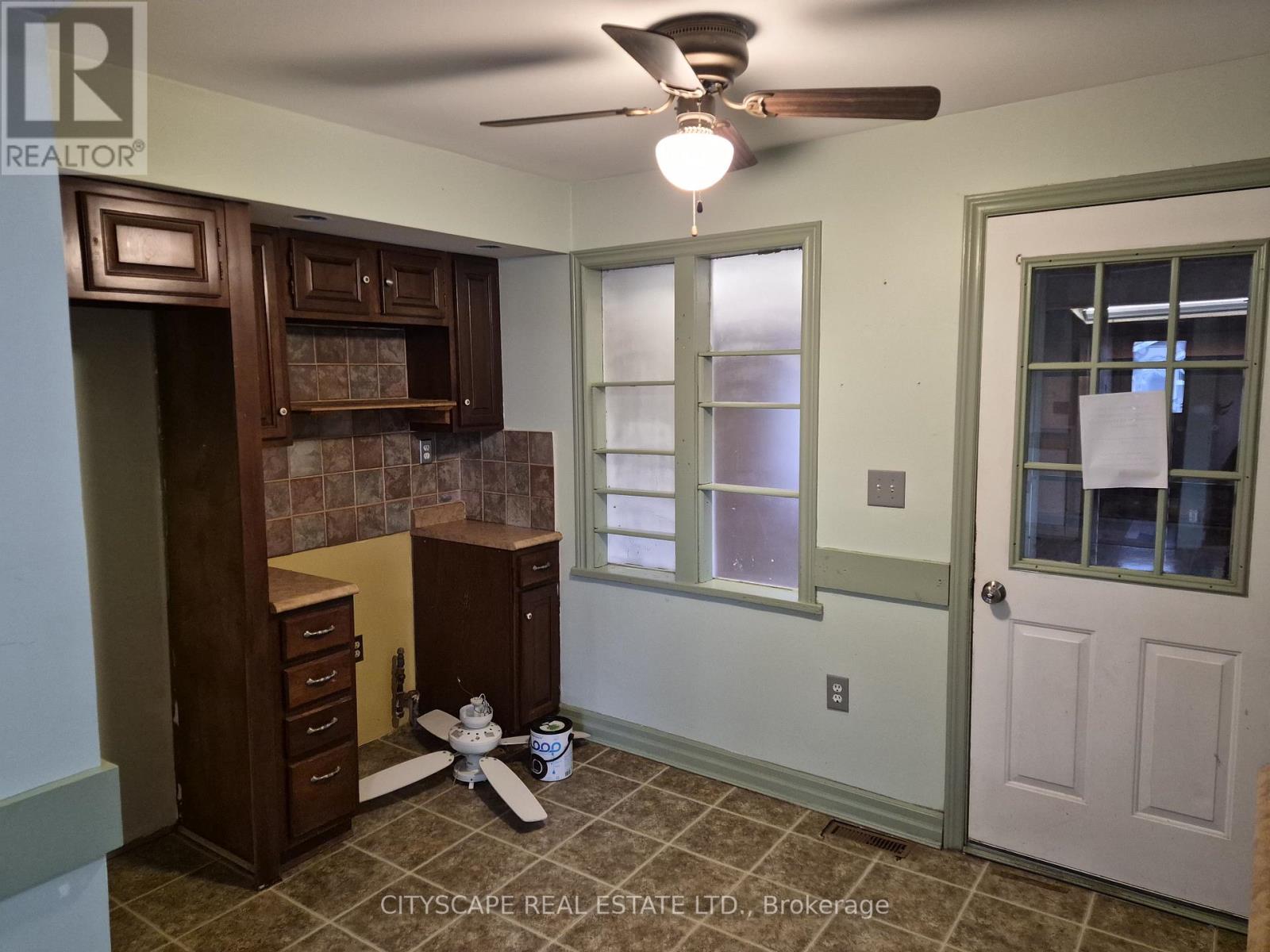 28 Margery Road, Welland, Ontario  L3B 2P6 - Photo 7 - X12646056