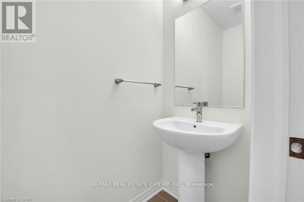 C017 - 10 Urbane Boulevard, Kitchener, Ontario  N2E 0H8 - Photo 15 - X12646128