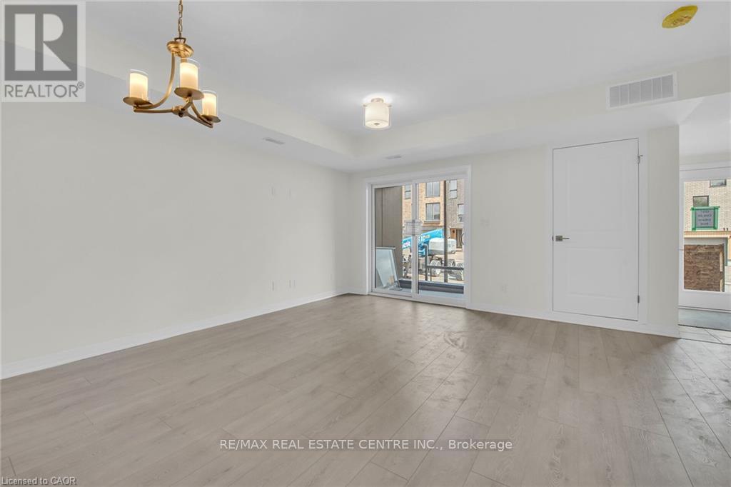 C017 - 10 Urbane Boulevard, Kitchener, Ontario  N2E 0H8 - Photo 8 - X12646128