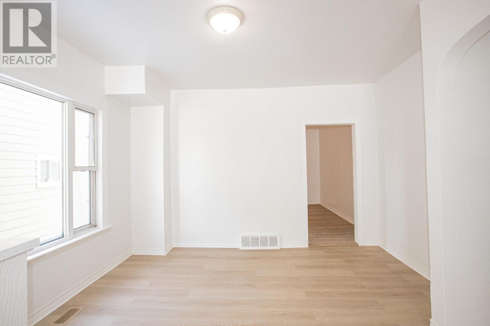 223 Beverley St, Sault Ste. Marie, Ontario  P6A 1S1 - Photo 8 - SM253422