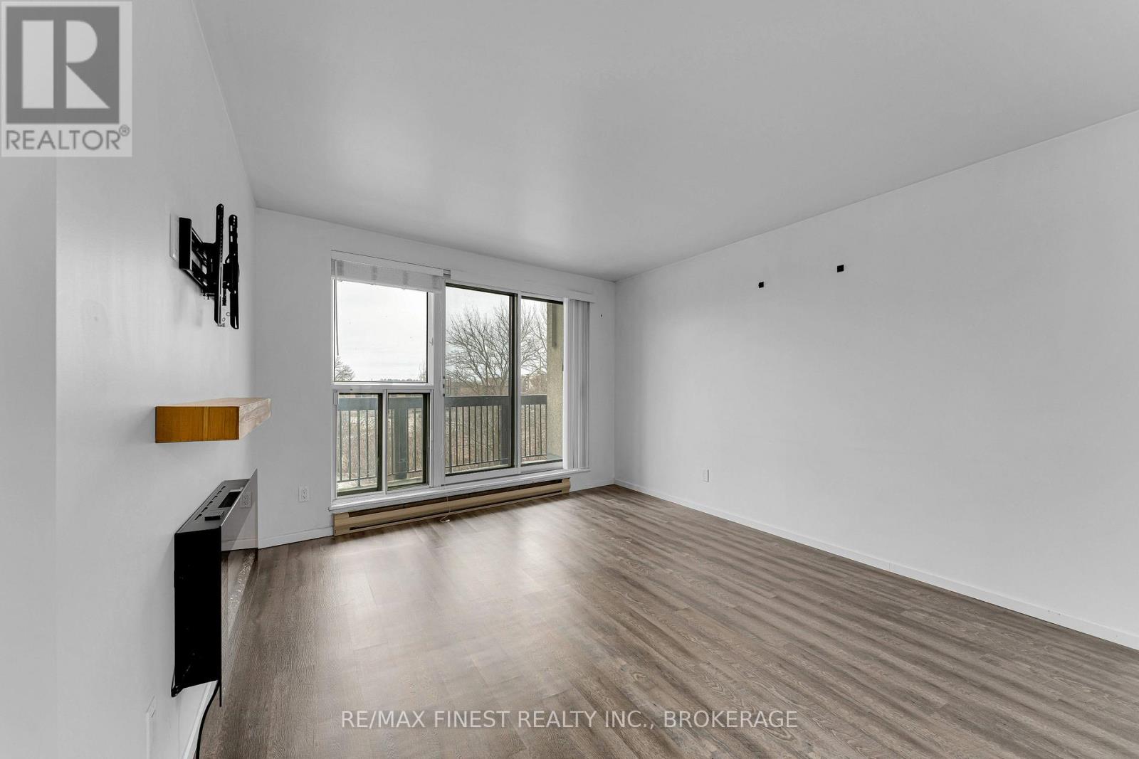 312 - 66 Greenview Drive, Kingston (Central City West), Ontario  K7M 7C5 - Photo 10 - X12646148