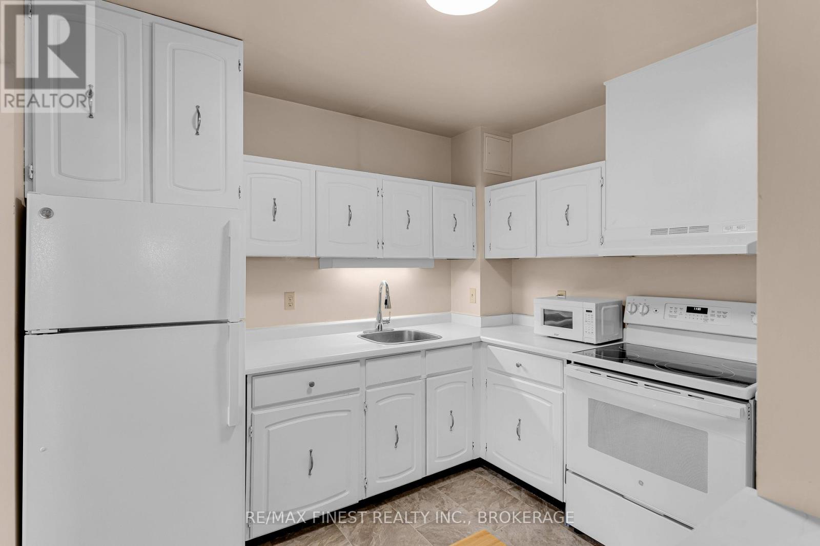 312 - 66 Greenview Drive, Kingston (Central City West), Ontario  K7M 7C5 - Photo 20 - X12646148