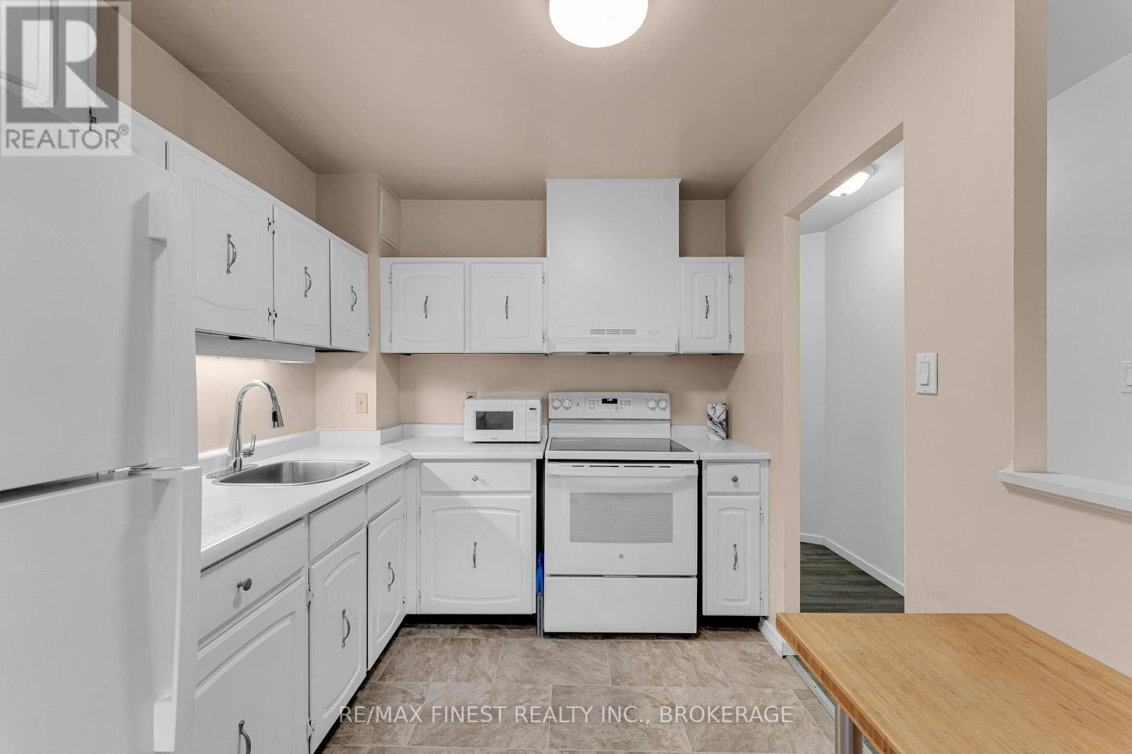 312 - 66 Greenview Drive, Kingston (Central City West), Ontario  K7M 7C5 - Photo 21 - X12646148