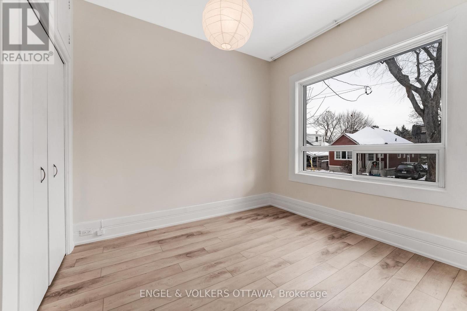 2 - 170 Ivy Crescent, Ottawa, Ontario  K1M 1X6 - Photo 4 - X12646194