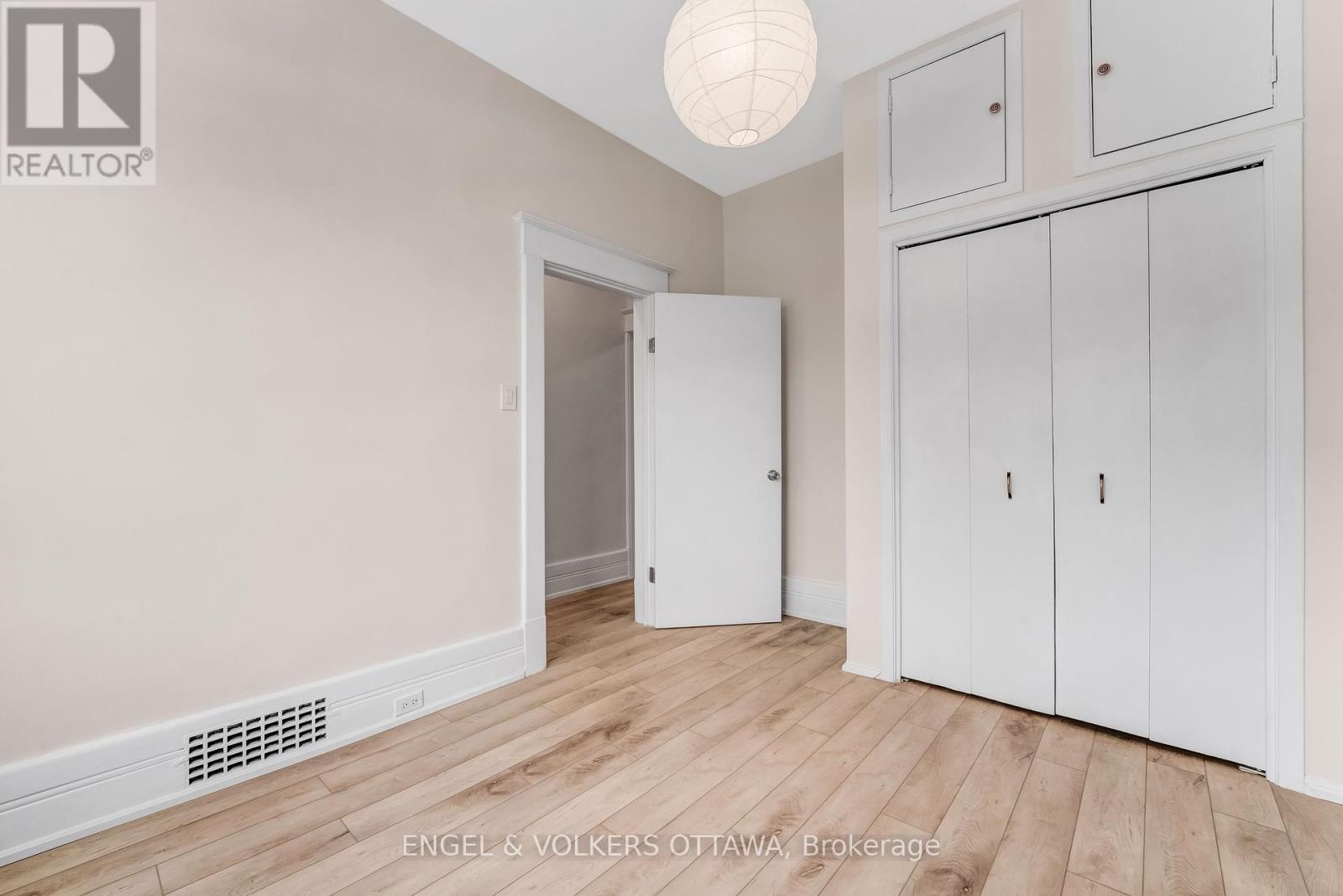 2 - 170 Ivy Crescent, Ottawa, Ontario  K1M 1X6 - Photo 5 - X12646194