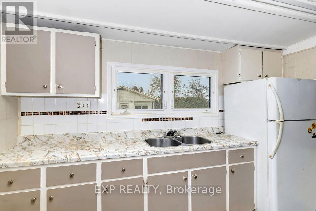 9 Dell Avenue, Ottawa, Ontario  K2H 7R4 - Photo 10 - X12646198