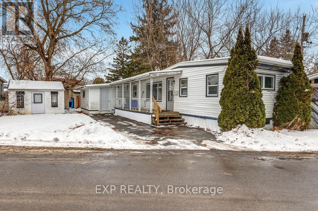 9 Dell Avenue, Ottawa, Ontario  K2H 7R4 - Photo 2 - X12646198